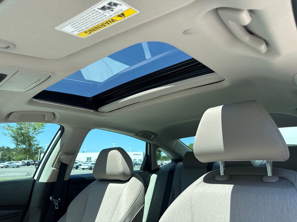 Certified 2025 Honda Accord SE image 30