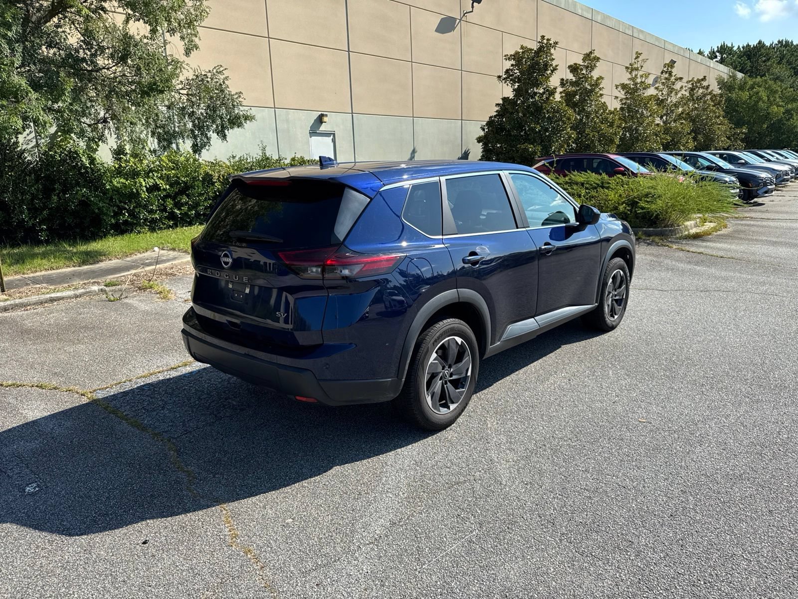 Used 2024 Nissan Rogue SV FWD image 15