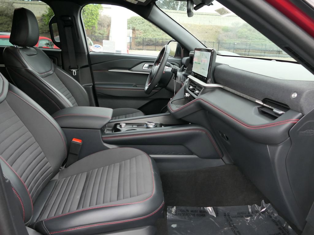 Used 2025 Ford Explorer ST-Line w/ Premium Package image 28