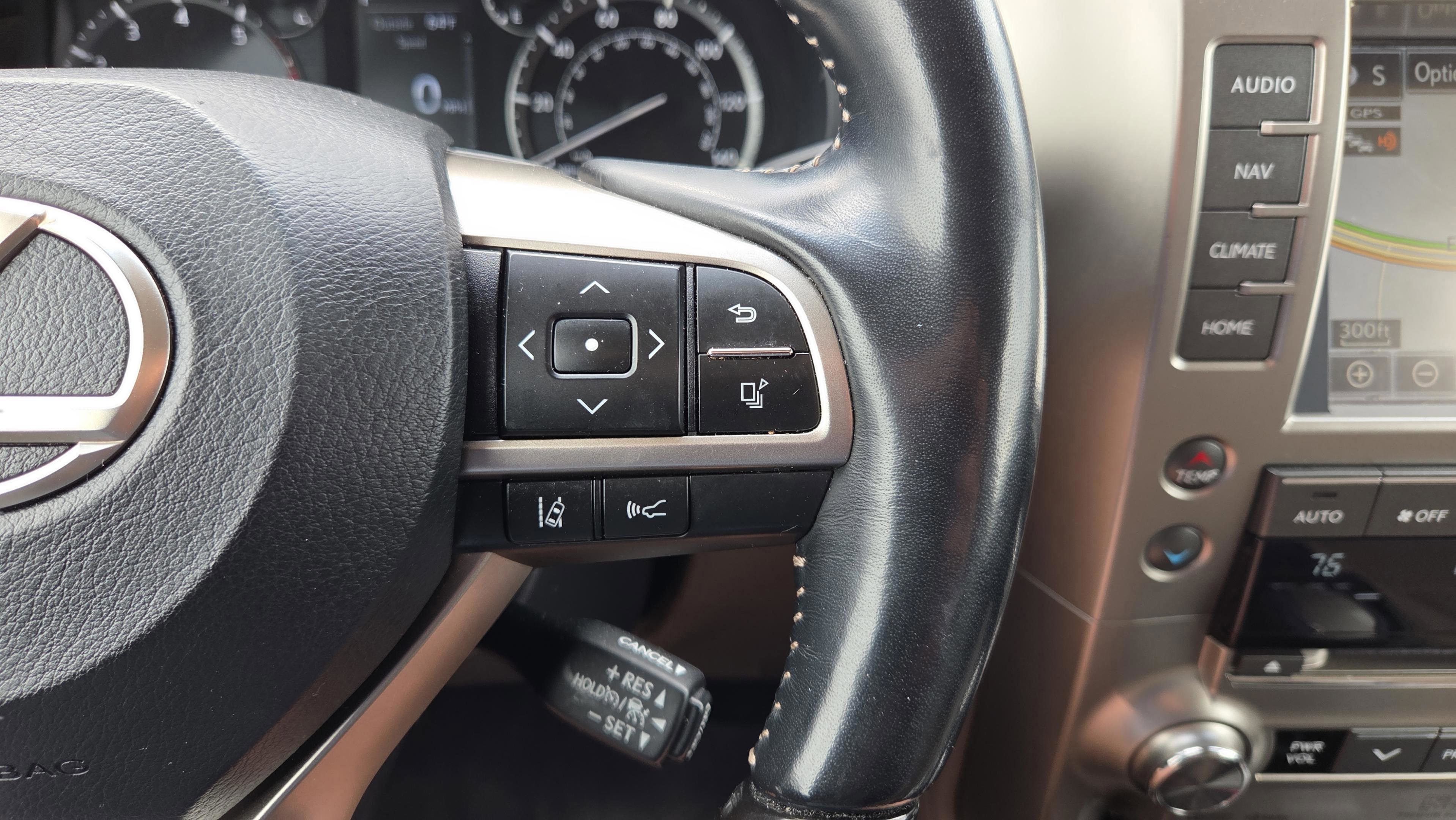 Used 2020 Lexus GX 460 Luxury w/ Off Road Package image 35