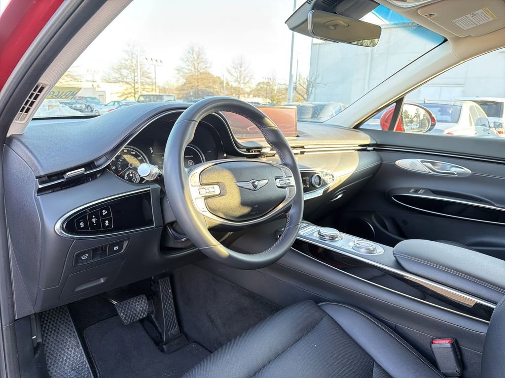 Used 2025 Genesis GV70 2.5T image 10