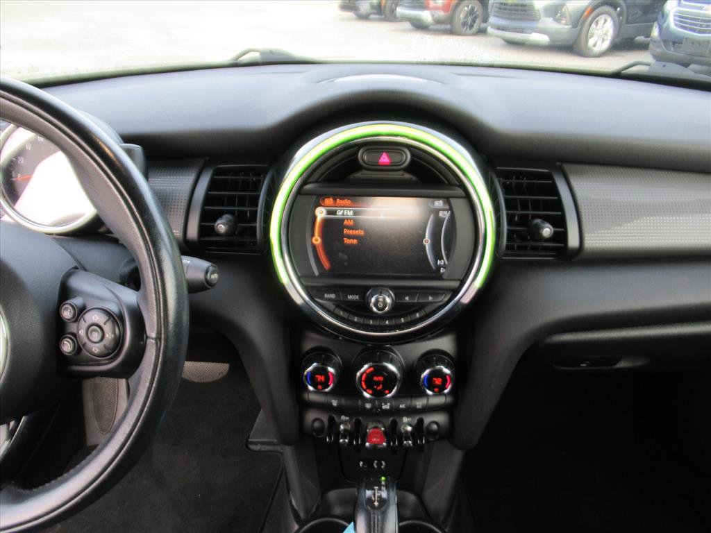 Used 2016 MINI Cooper Convertible image 18