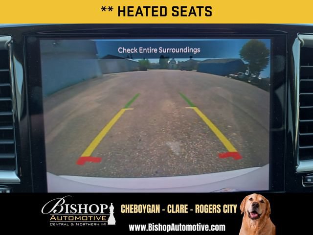 Used 2023 Chrysler Pacifica Touring-L FWD image 6