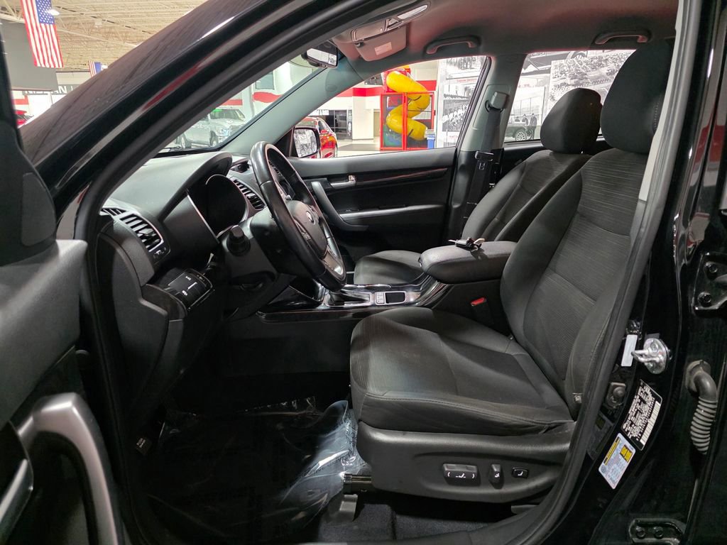 Used 2014 Kia Sorento LX w/ LX V6 Convenience Package AWD/4WD image 14