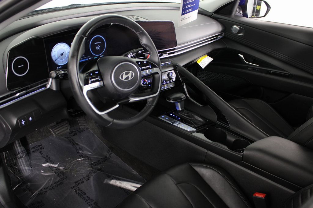 Certified 2025 Hyundai Elantra Limited image 13