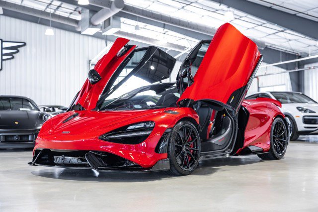 Used 2021 McLaren 765LT RWD image 2
