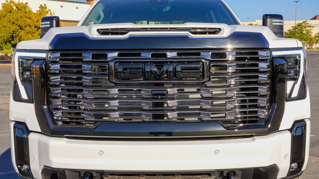 New 2026 GMC Sierra 3500 Denali w/ Denali Reserve Package AWD/4WD image 7