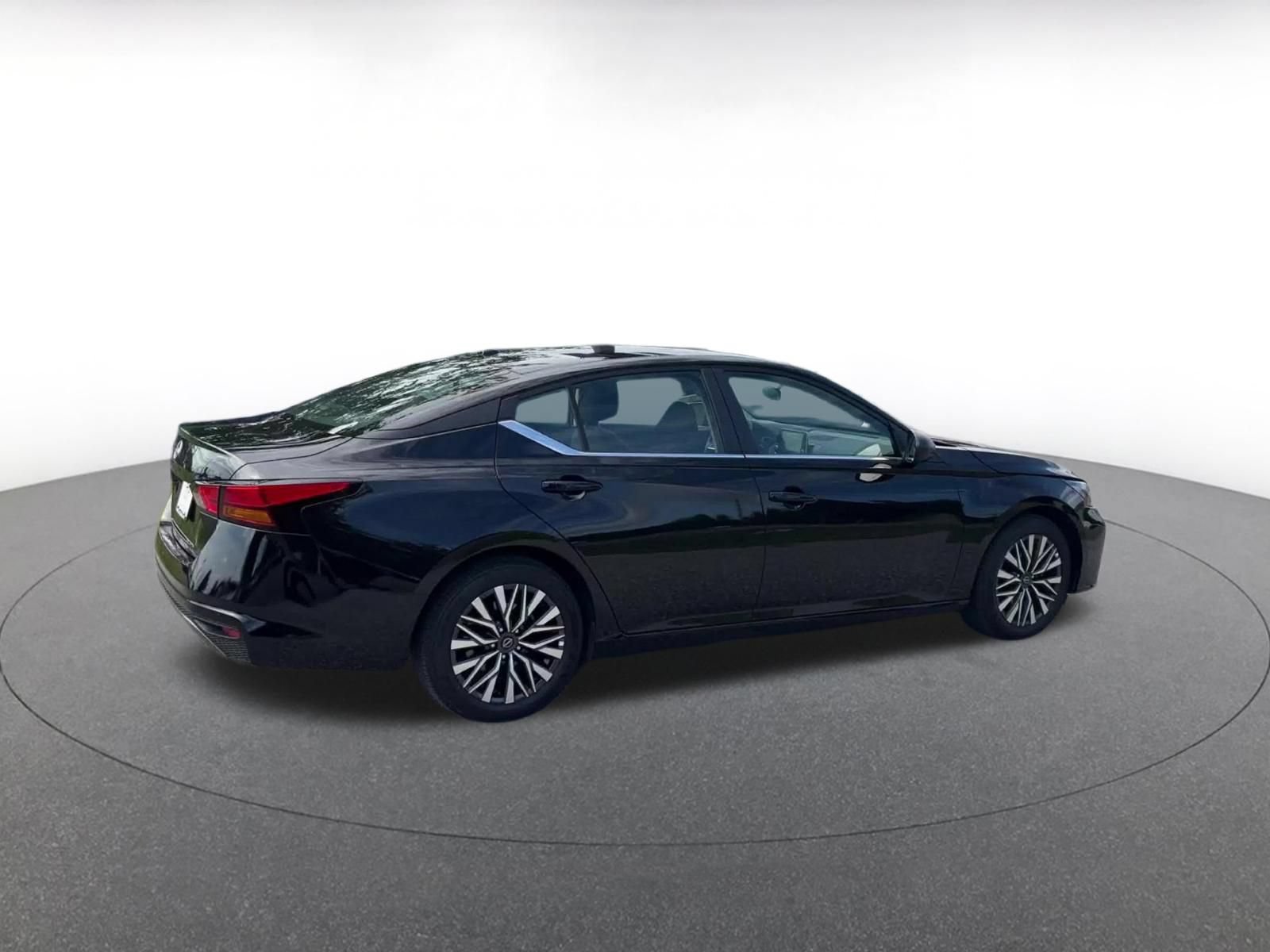 Used 2026 Nissan Altima 2.5 SV FWD image 12