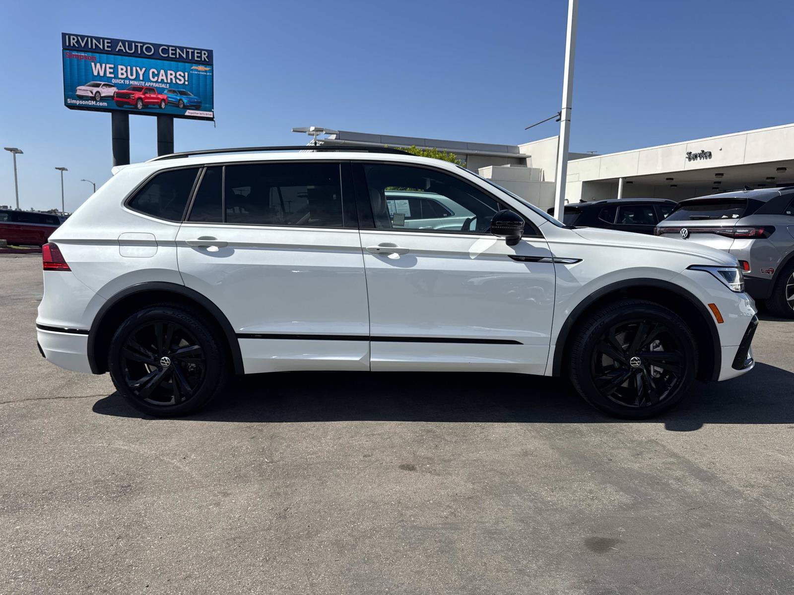 Certified 2024 Volkswagen Tiguan SE R-Line FWD image 6