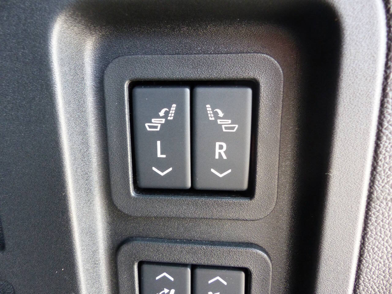 Used 2026 Buick Enclave Sport Touring w/ Power Package AWD/4WD image 49
