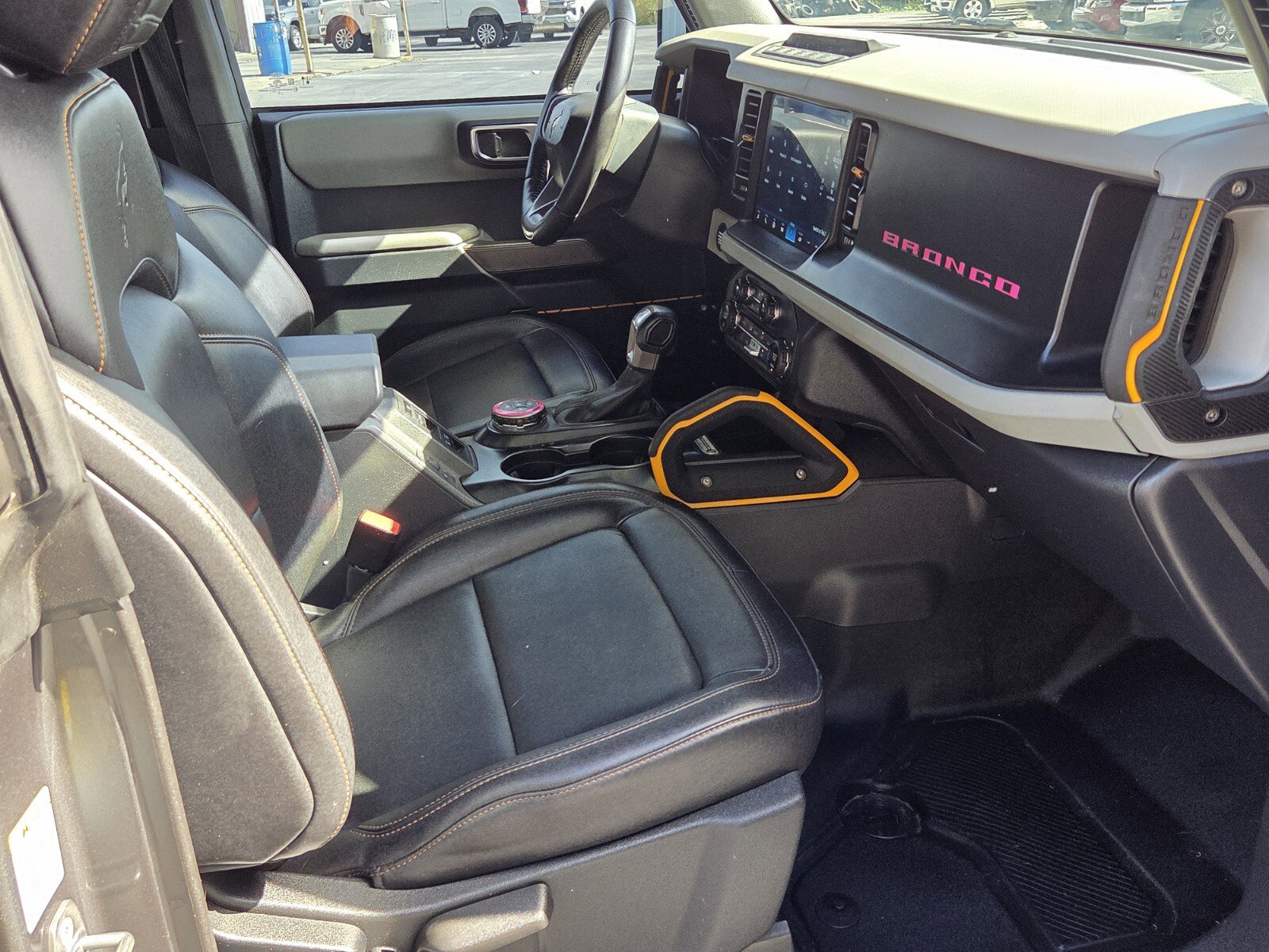 Used 2023 Ford Bronco Badlands image 11