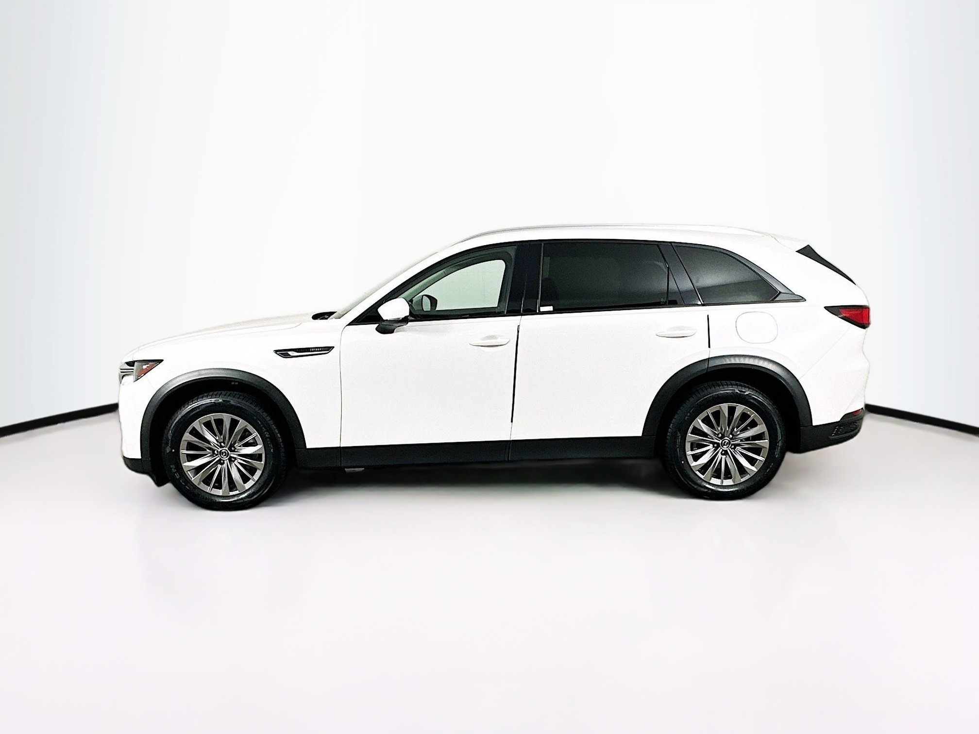 Used 2024 MAZDA CX-90 Plug-In Hybrid w/ Preferred AWD/4WD image 4