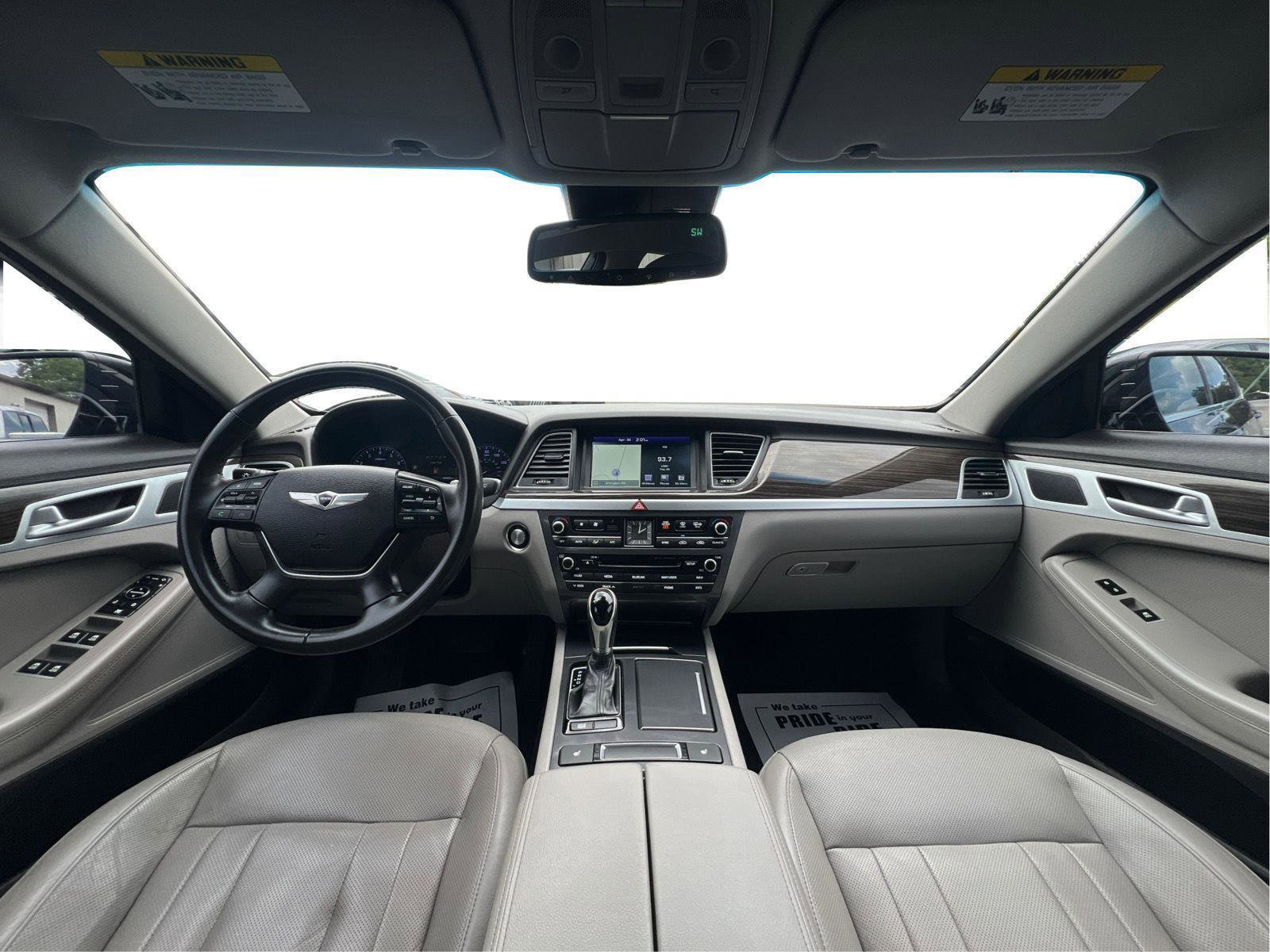 Used 2016 Hyundai Genesis 3.8 RWD image 2