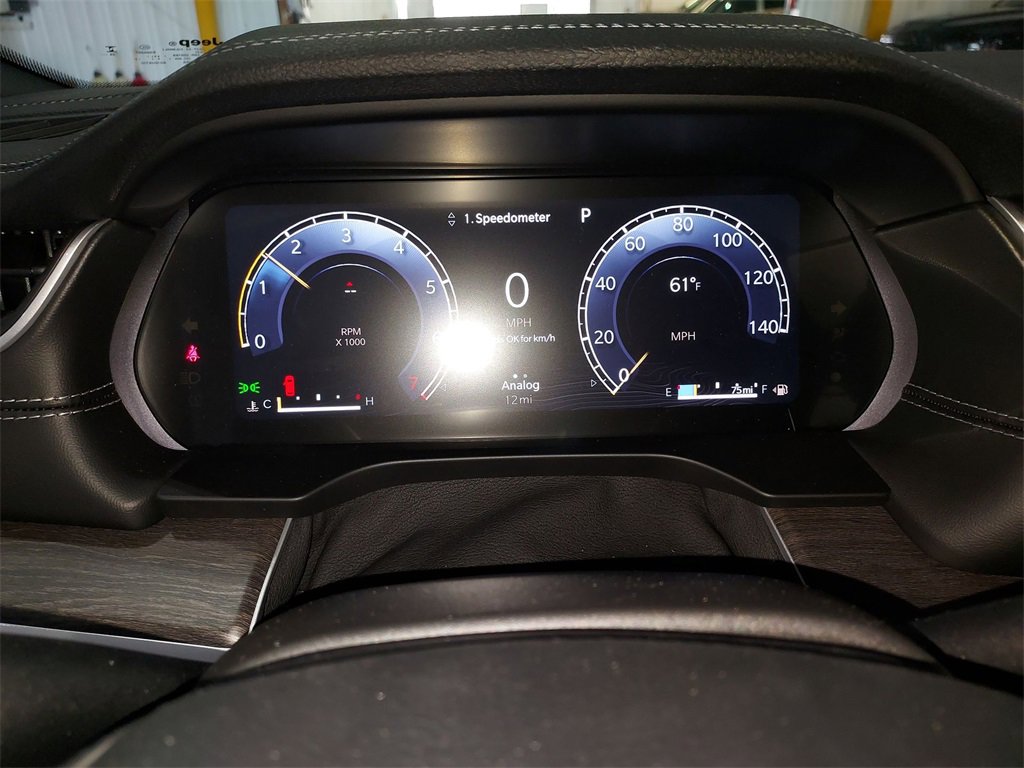 New 2025 Jeep Grand Cherokee Limited w/ Luxury Tech Group II image 21