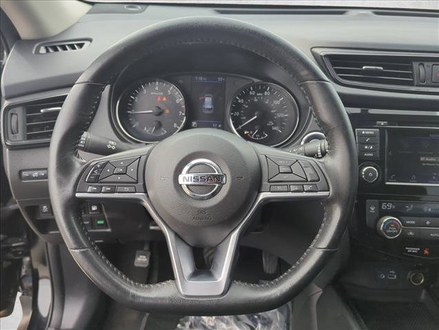 Used 2018 Nissan Rogue SV image 21