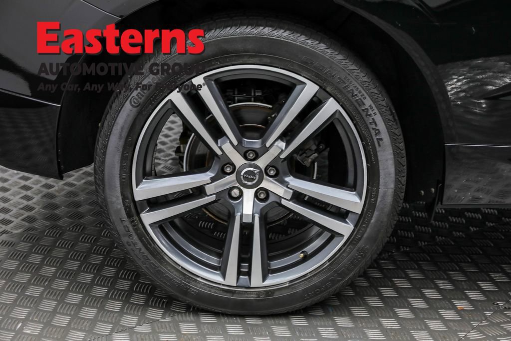 Used 2019 Volvo XC60 T5 Momentum w/ Multimedia Package image 45
