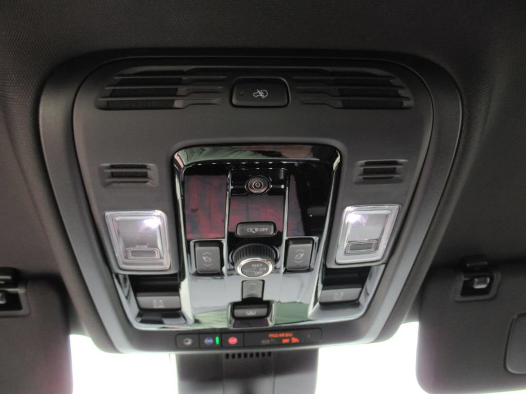 New 2026 GMC Yukon XL AT4 Ultimate AWD/4WD image 29
