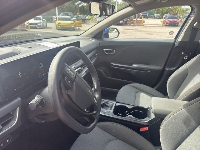 Used 2025 Kia K4 LXS image 3
