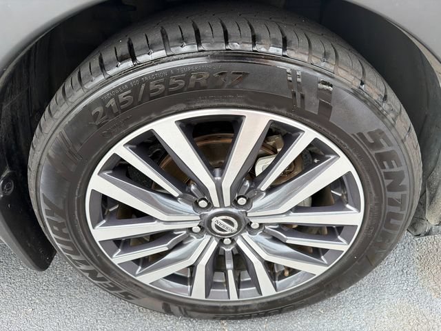 Used 2021 Nissan Kicks SV FWD image 12