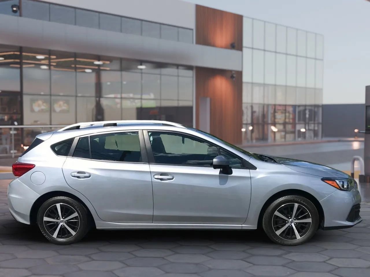 Used 2020 Subaru Impreza 2.0i Premium image 4