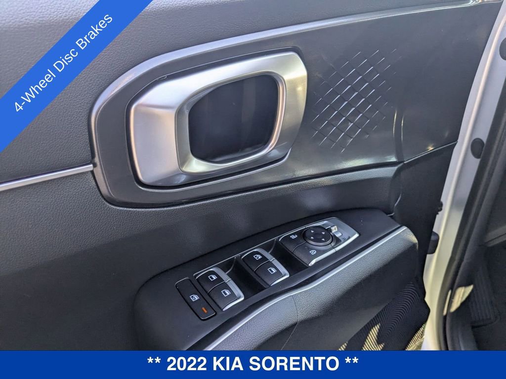 Used 2022 Kia Sorento LX image 13