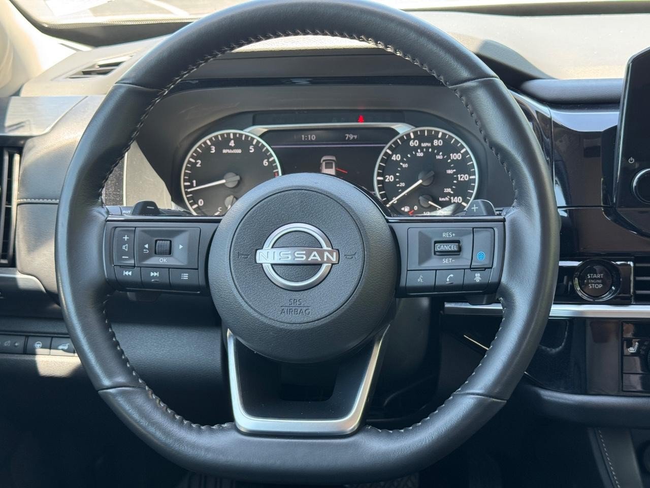 Used 2025 Nissan Pathfinder SL FWD image 14