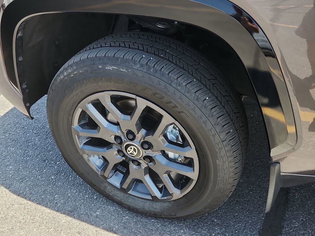 Used 2025 Toyota Tundra Platinum image 18