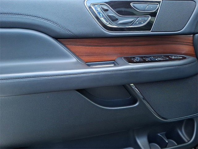Used 2023 Lincoln Navigator Reserve image 13