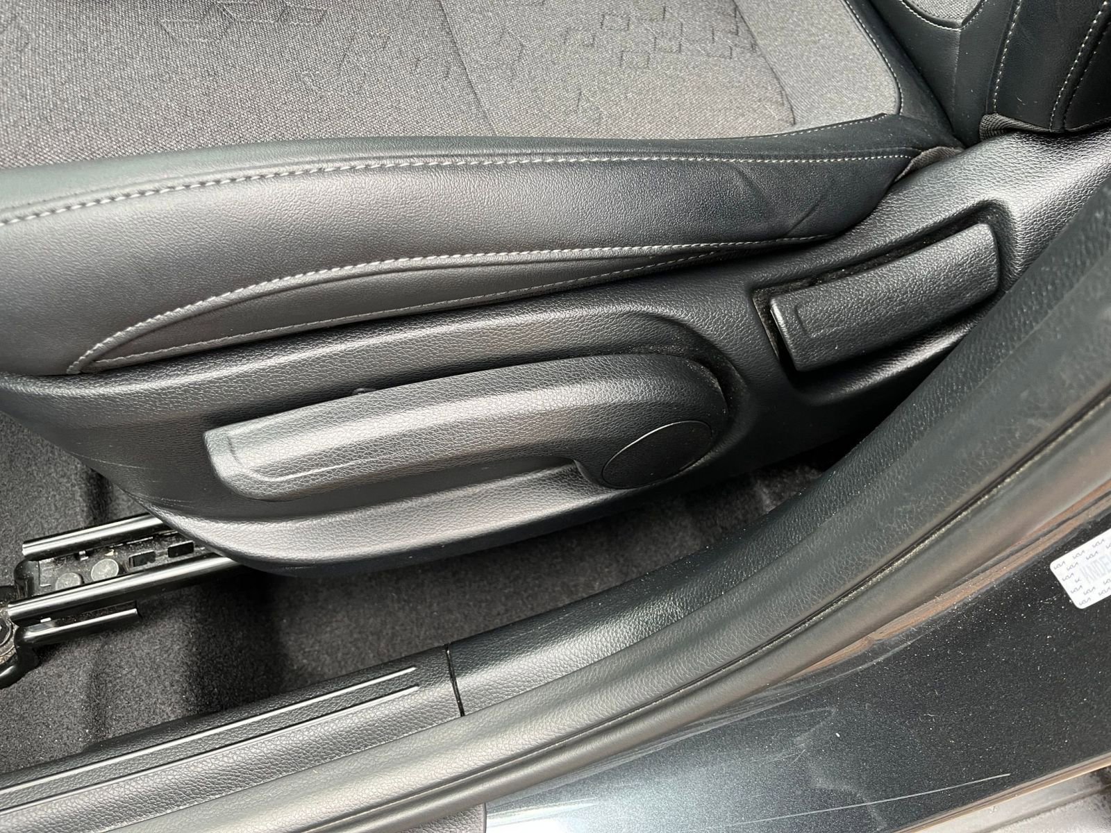 Used 2025 Kia Seltos S image 23