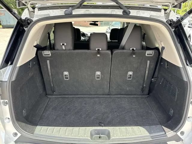 Used 2025 Nissan Pathfinder SV FWD image 14