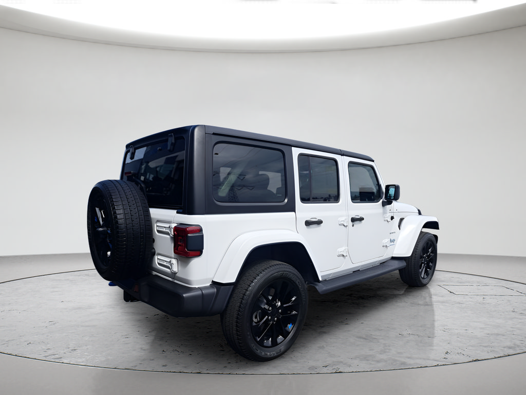 Used 2023 Jeep Wrangler Unlimited Sahara w/ Cold Weather Group AWD/4WD image 3