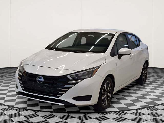 Used 2025 Nissan Versa SV FWD image 9