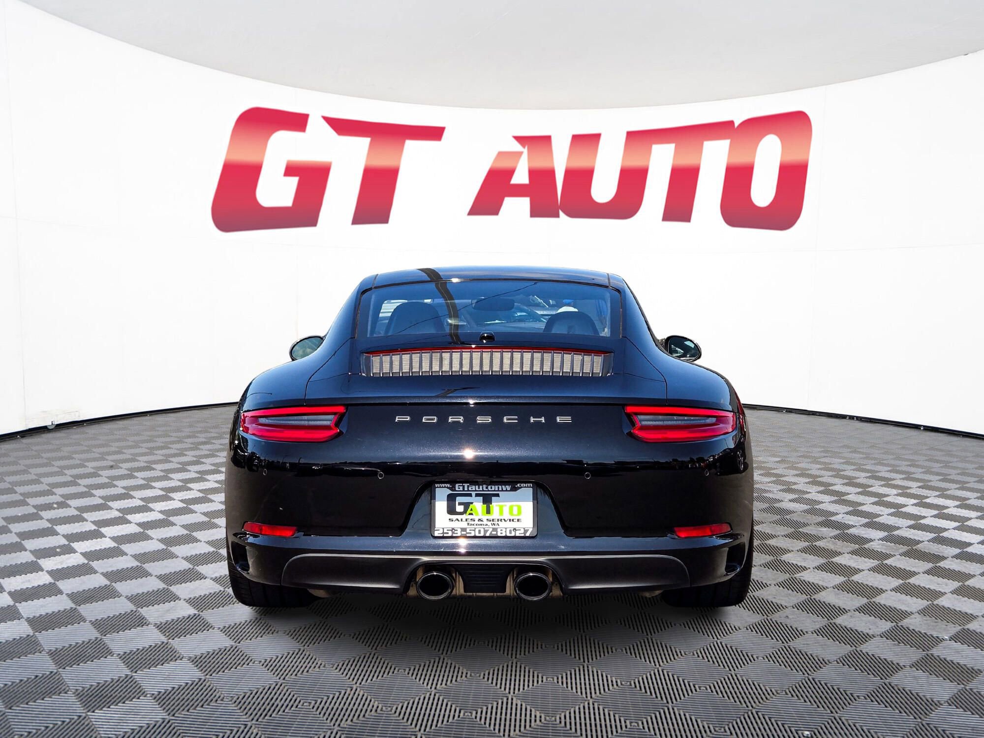 Used 2019 Porsche 911 Carrera T image 6