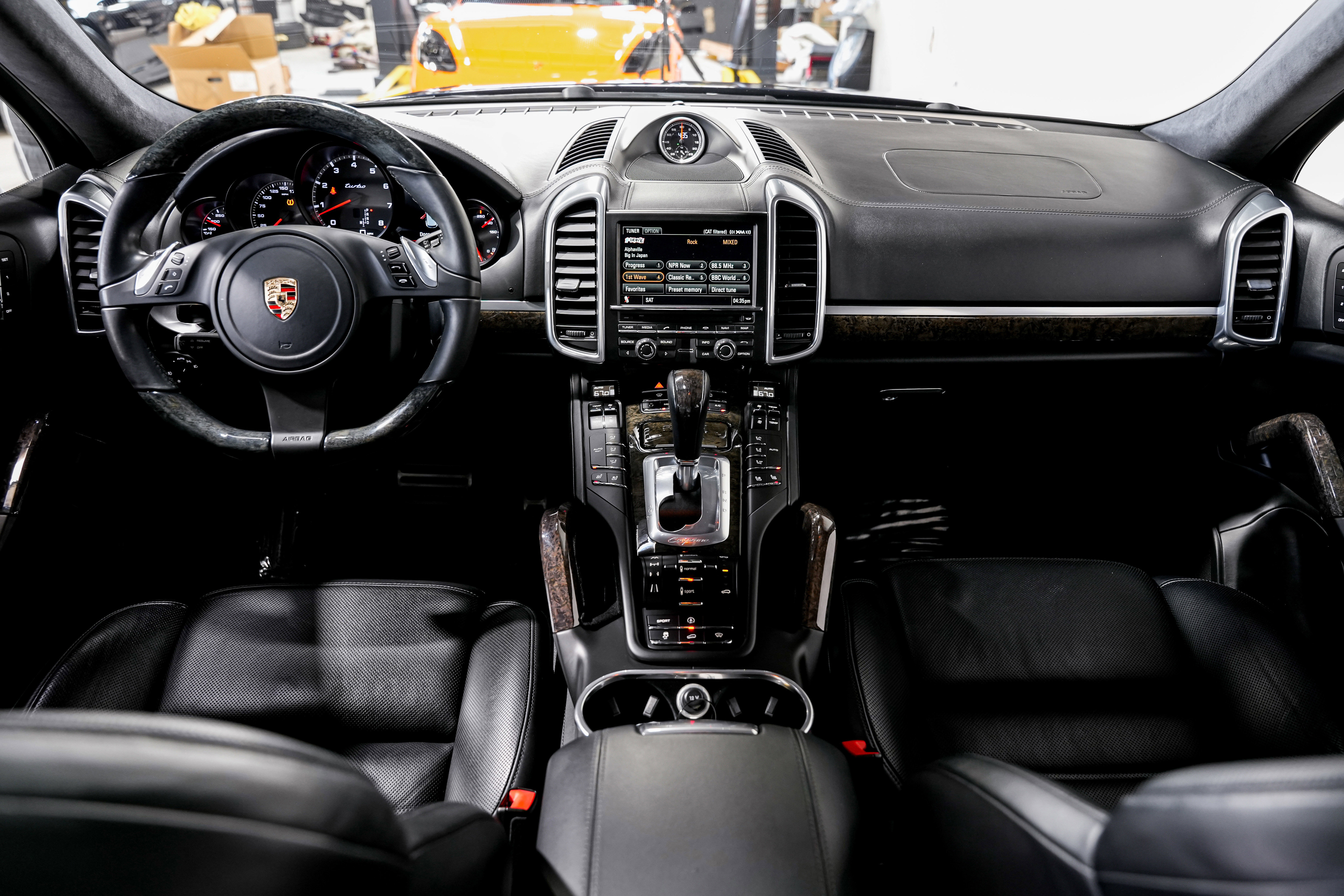 Used 2012 Porsche Cayenne Turbo image 17