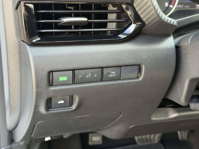 Used 2024 Nissan Sentra SV FWD image 25
