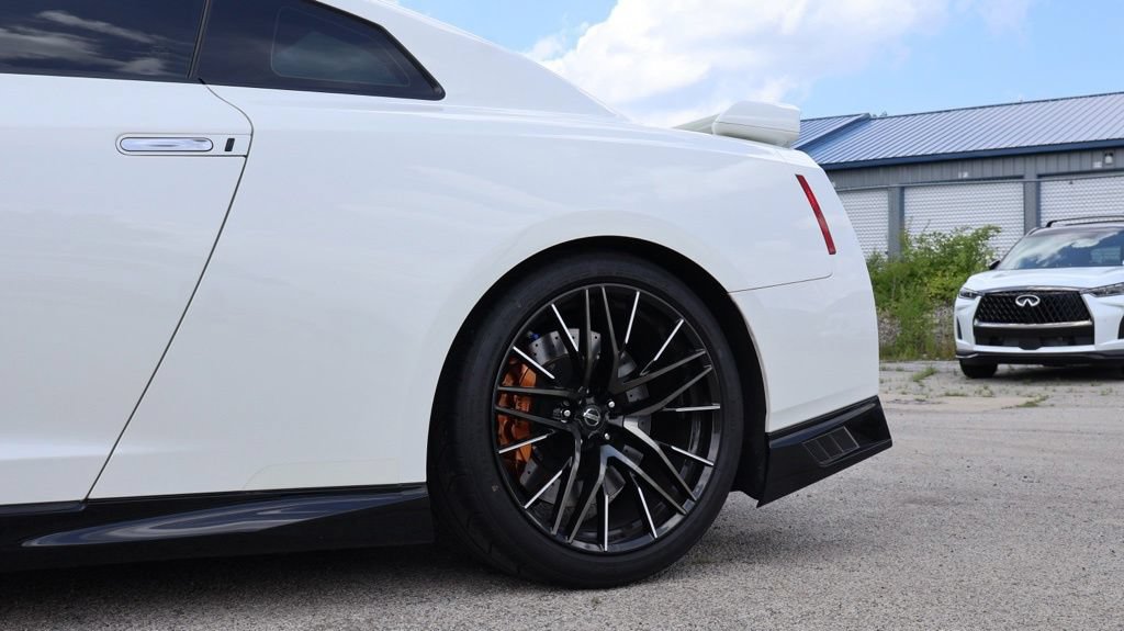 Used 2021 Nissan GT-R Premium AWD/4WD image 52