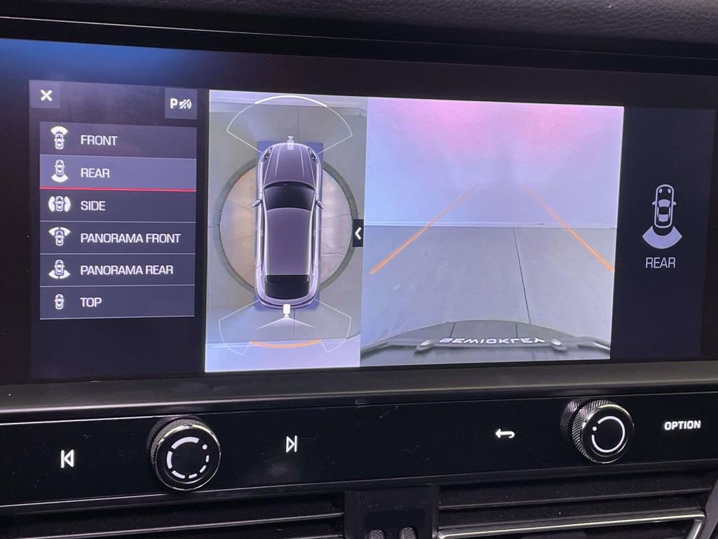 Certified 2022 Porsche Macan image 32