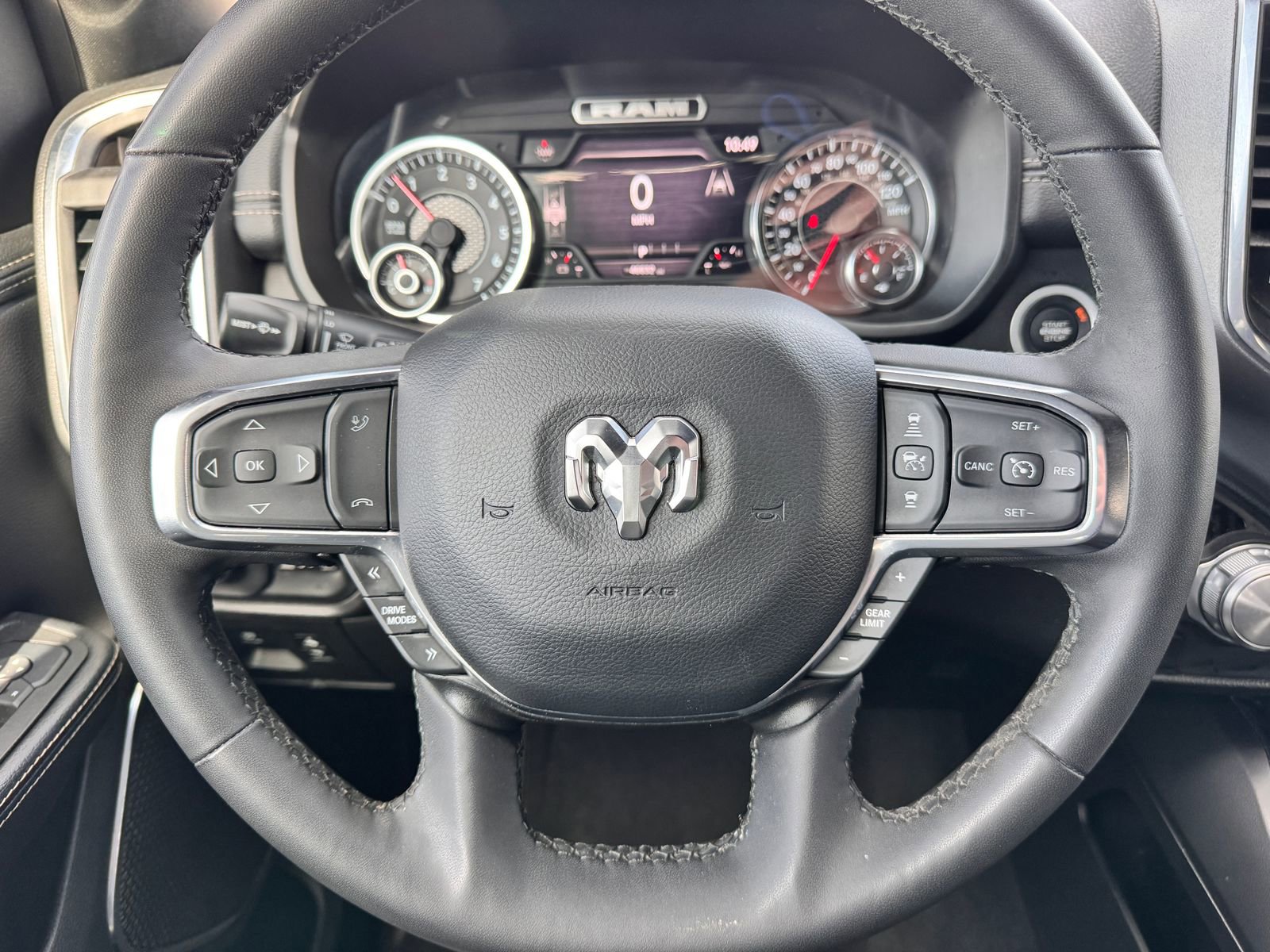 Used 2025 RAM 1500 Laramie AWD/4WD image 16