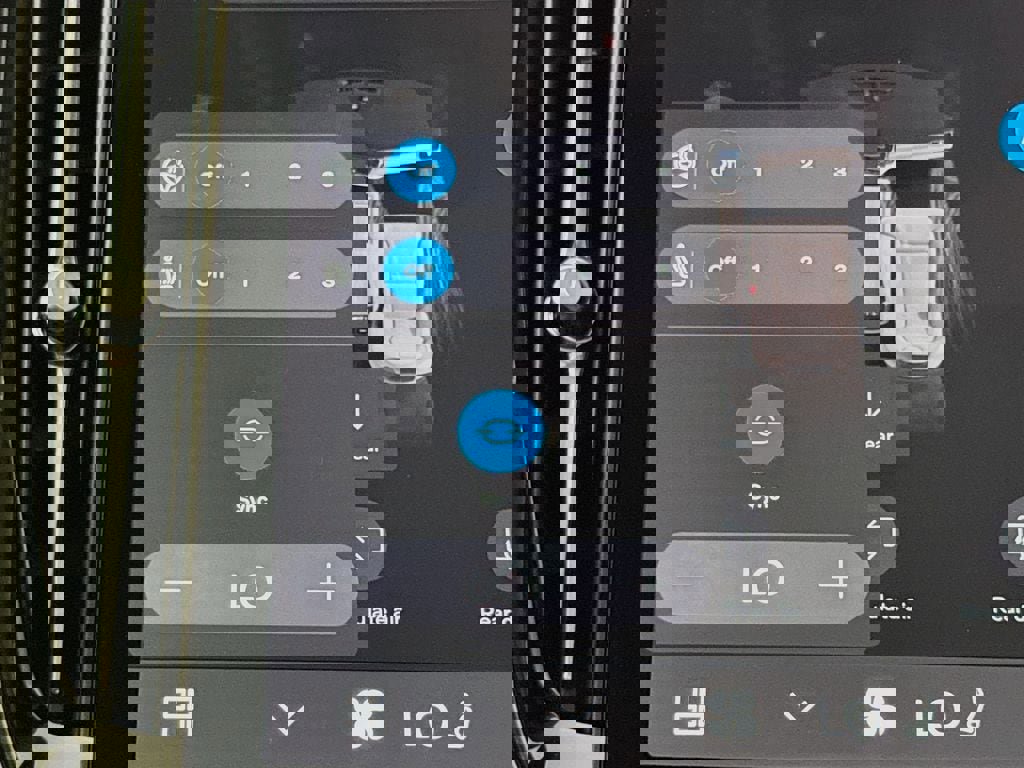 Certified 2026 Volvo XC90 B5 Plus w/ Protection Package image 21