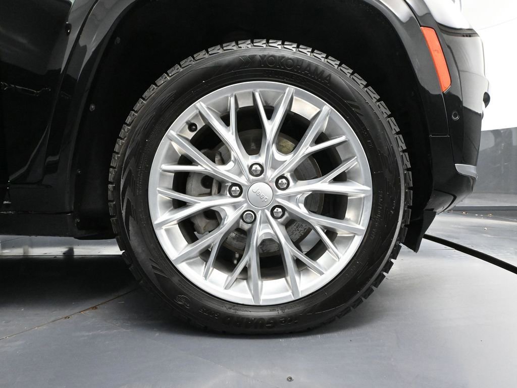 Used 2021 Jeep Grand Cherokee L Summit w/ Luxury Tech Group V AWD/4WD image 16