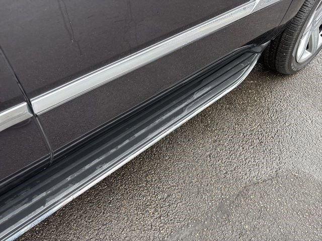 Used 2017 Cadillac Escalade Luxury image 45