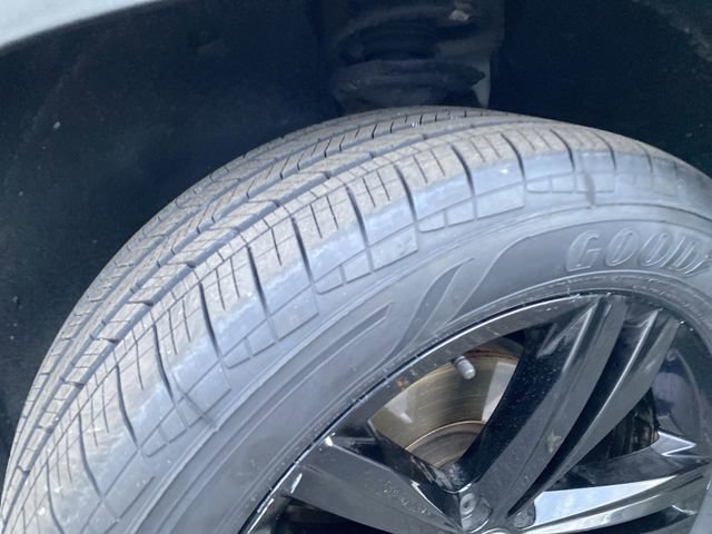 Used 2023 Volkswagen Atlas SEL R-Line image 39