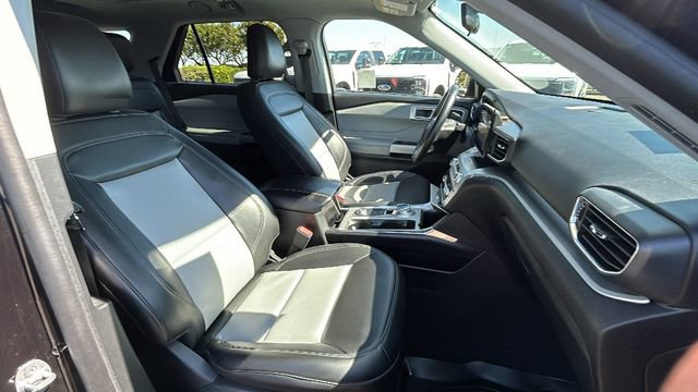 Certified 2022 Ford Explorer XLT w/ Equipment Group 202A image 11