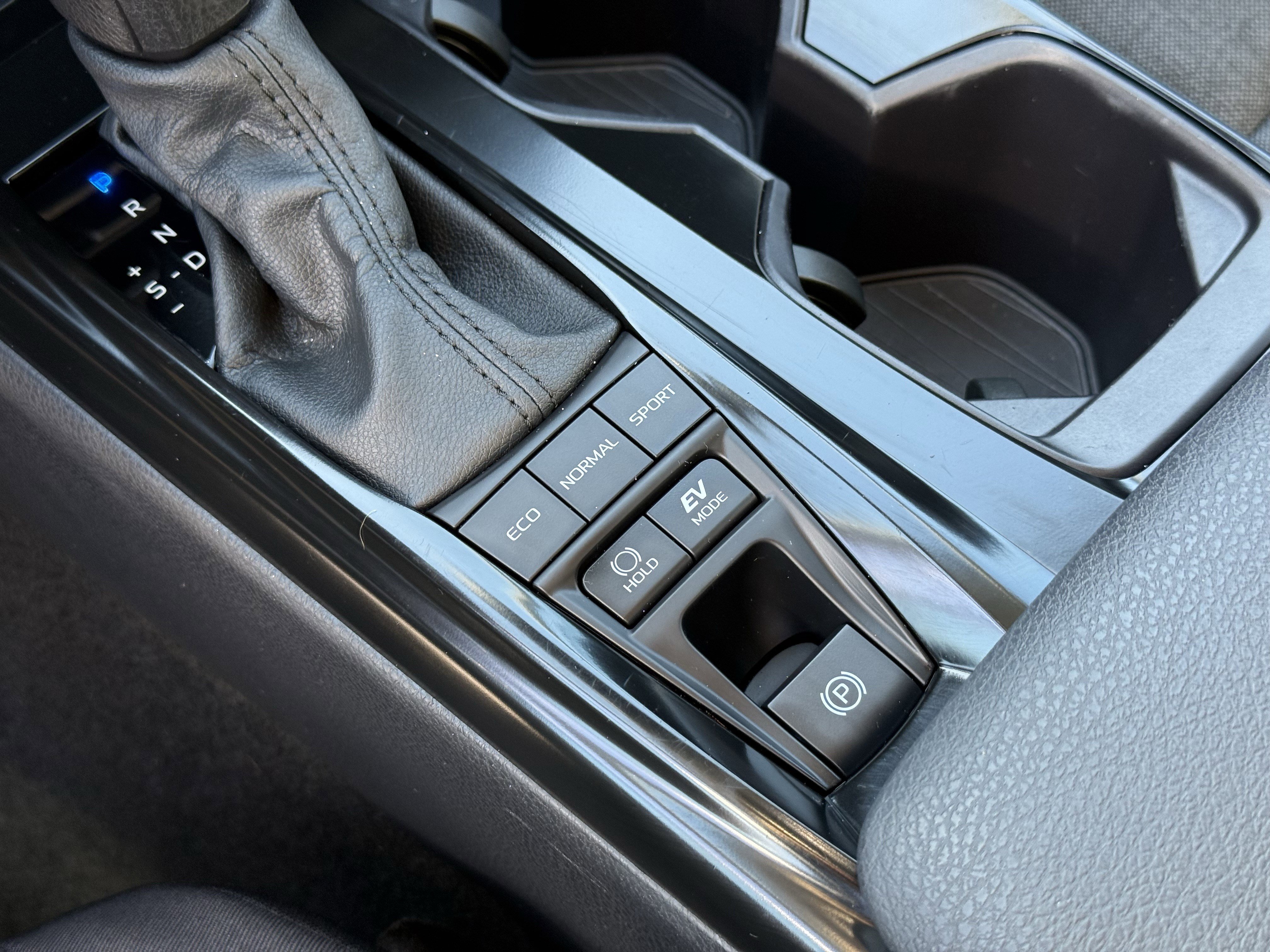 Used 2025 Toyota Camry LE image 24