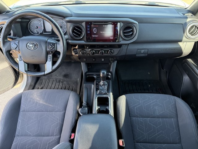 Used 2018 Toyota Tacoma TRD Sport AWD/4WD image 10