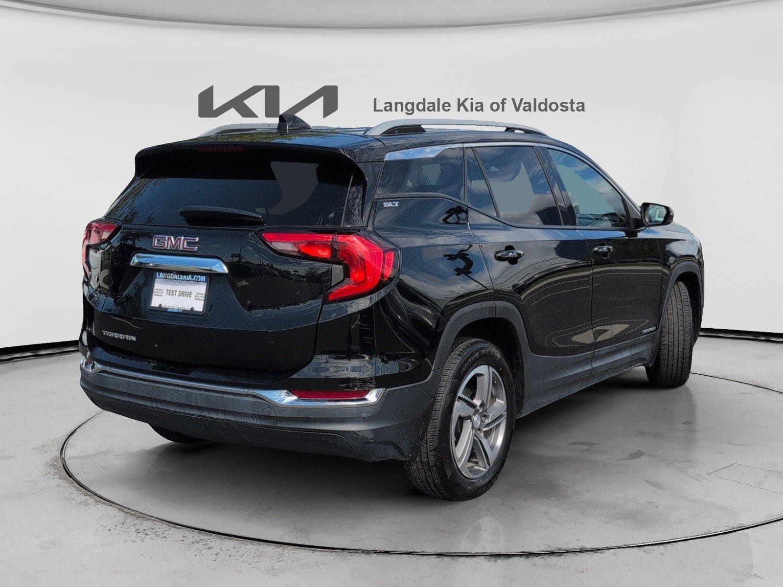 Used 2021 GMC Terrain SLT w/ Infotainment Package II FWD image 4