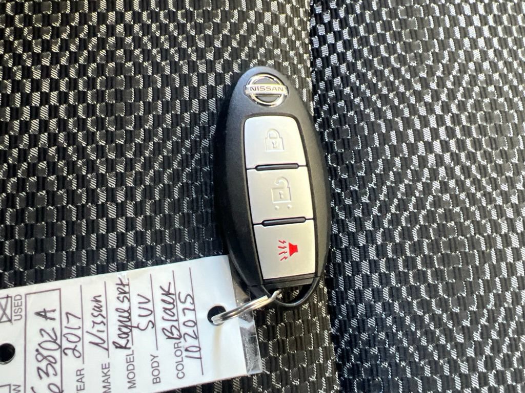 Used 2017 Nissan Rogue Sport SV AWD/4WD image 26