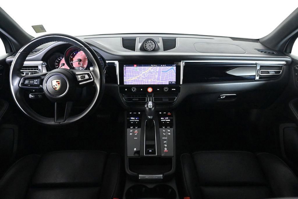 Certified 2023 Porsche Macan AWD/4WD image 11