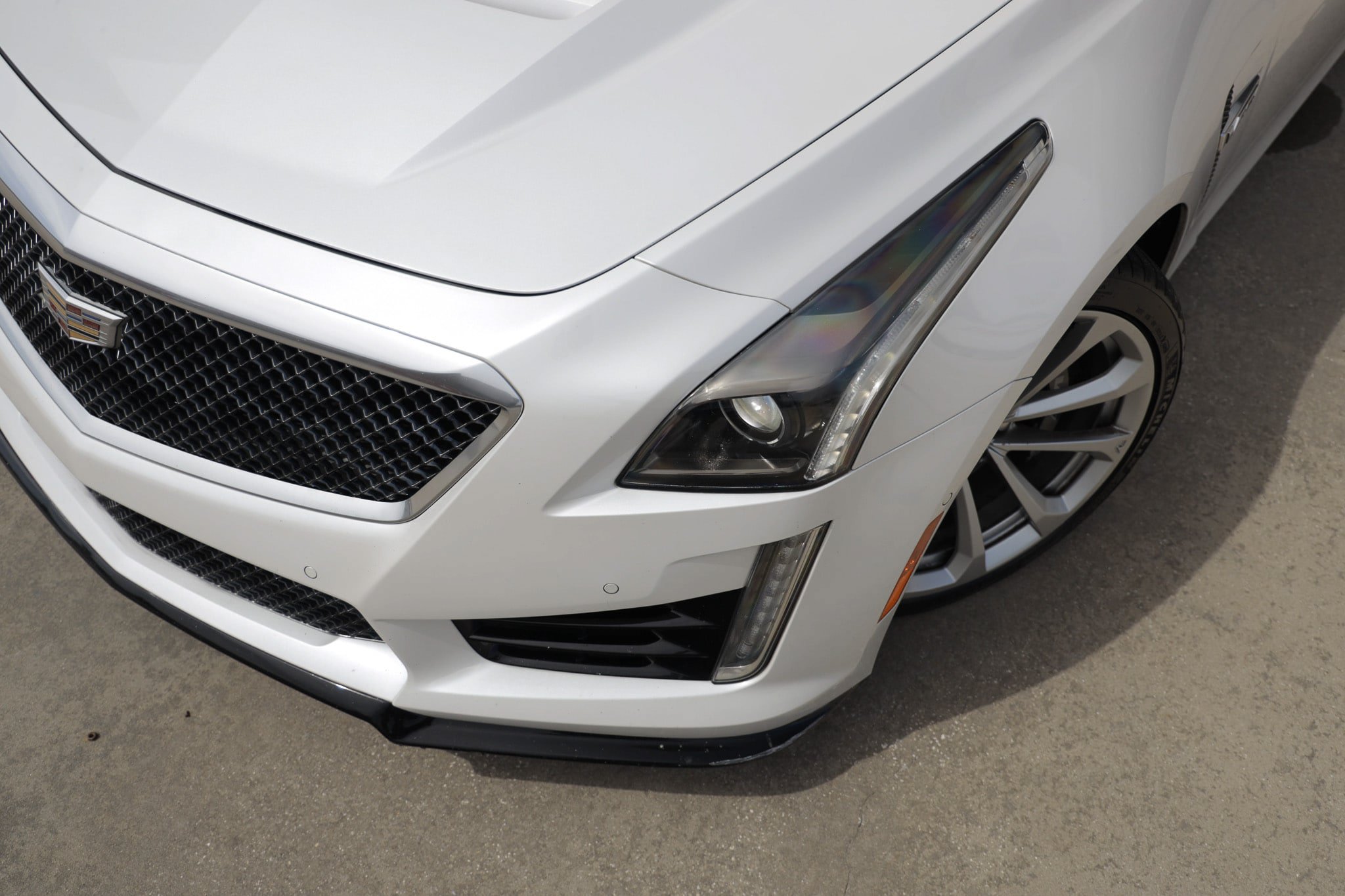 Used 2018 Cadillac CTS V w/ Luxury Package RWD image 37