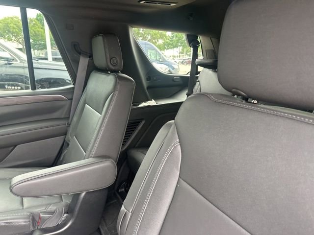 Used 2022 Chevrolet Tahoe LT w/ Luxury Package RWD image 8